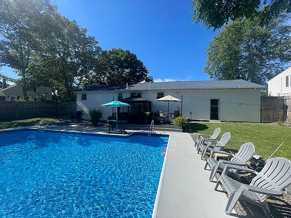 3rd image of 60 Constitution Drive