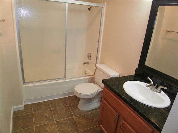 5th image of 2561 White Oak Pl APT 2