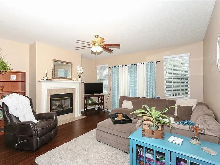 7545 Mansion Cir #F — Photo 2