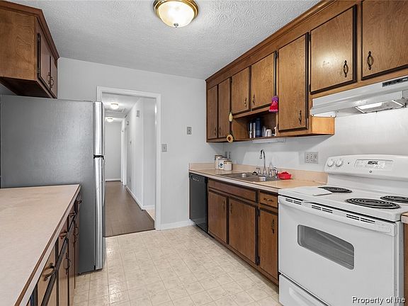5th image of 713 Mainsail Dr