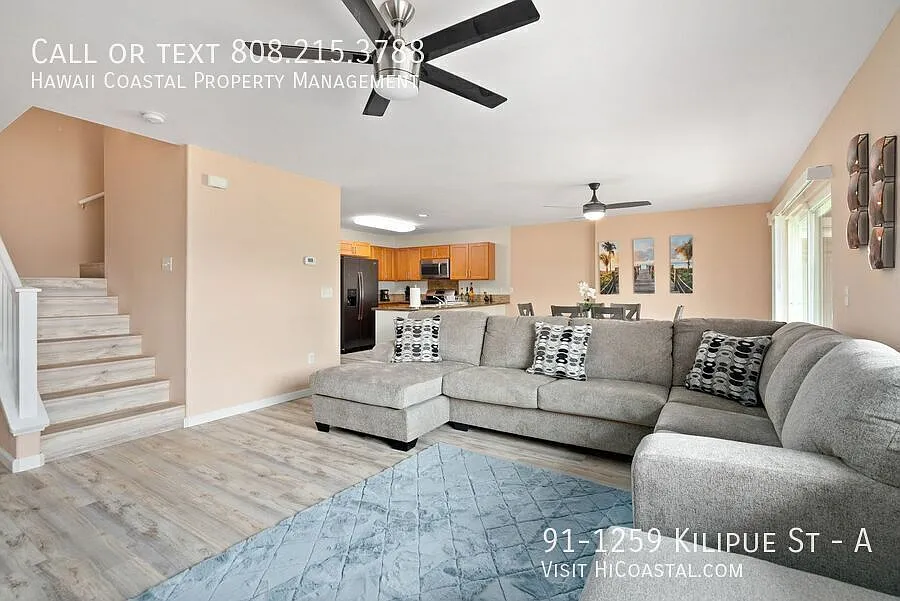 Welcome to this bright and inviting 3 bedroom — Photo 3