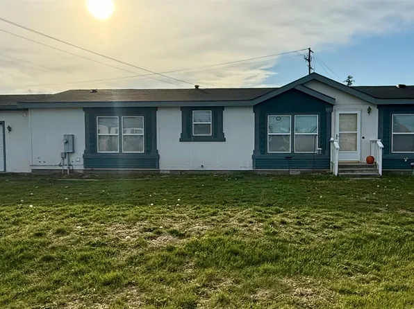 805 N Coach Ln, Greenacres, WA 99016