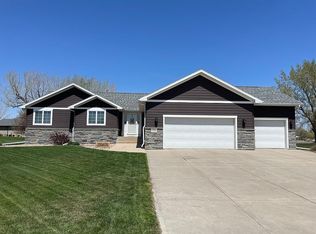 316 Renee Rd, Doniphan, NE 68832