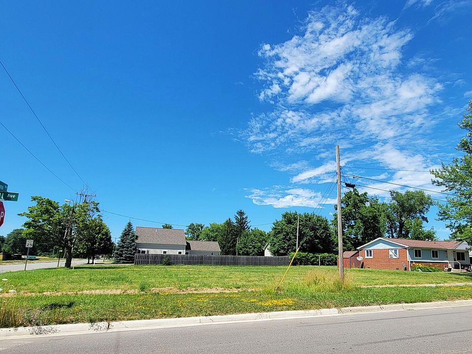 2nd image of 963 Indiana Ave
