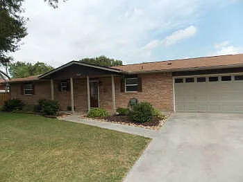 1309 Azalea Ln — Photo 2