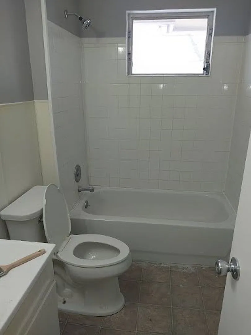 2240 S Bonn - 3 Bedroom, 1 Bathroom - 1 Car Garage - $1,095 — Photo 4
