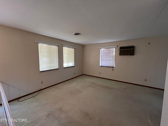 4th image of 978 Camp St