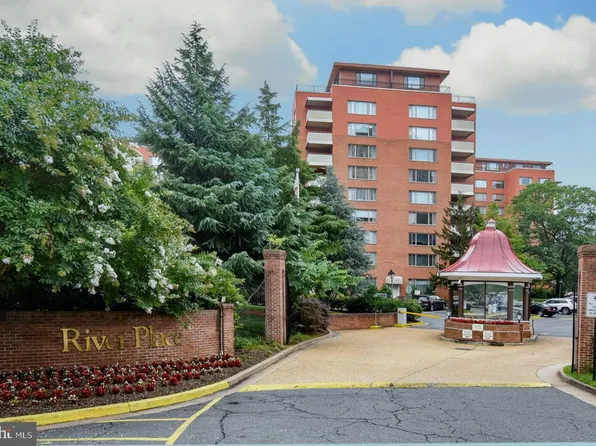 1121 Arlington Blvd APT 303, Arlington, VA 22209