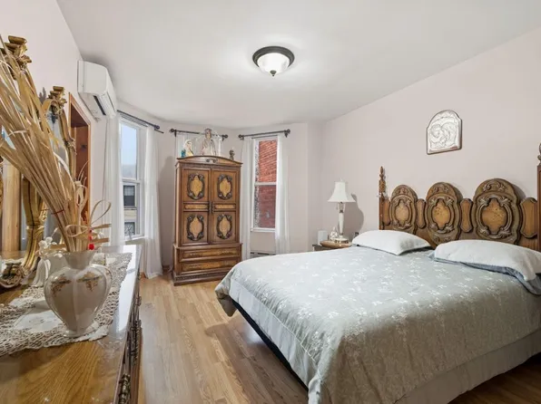 20-15 Menahan Street image 25 of 38