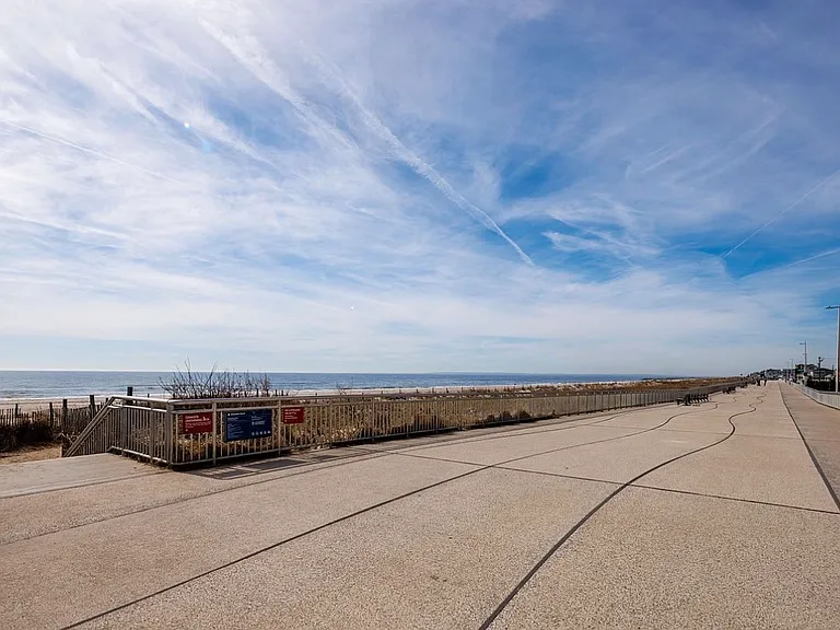 134 Beach 122 St #3A — Photo 9