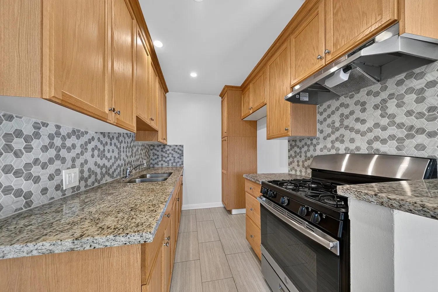 1 bed, 600 sqft, $1,800 — Photo 4