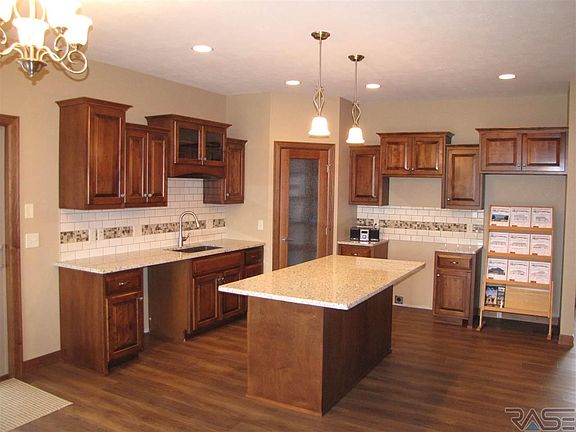 5th image of 3305 Stoney Brook Trl