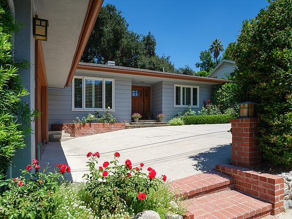 2nd image of 2015 Orchard Ln