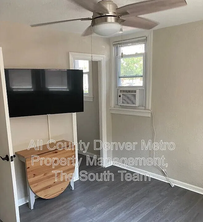 3700 S Lincoln St #4