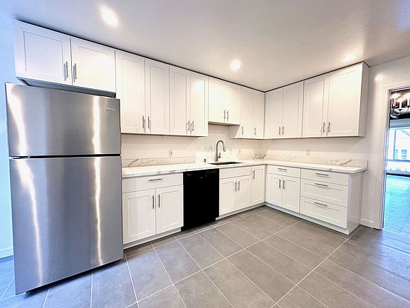 3rd image of 808-810 Castro St