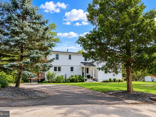 43 Henry Ave, Collegeville, PA 19426