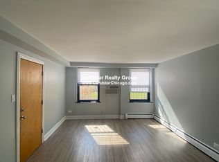 7322 N Ridge Blvd APT 1W, Chicago, IL 60645