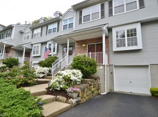 104 Brookside Ln, Mount Arlington, NJ 07856