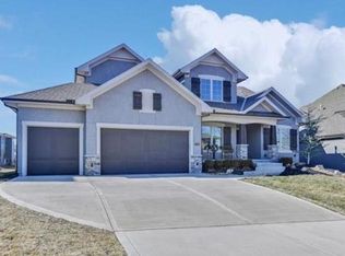 9708 Shady Bend Cir, Lenexa, KS 66227