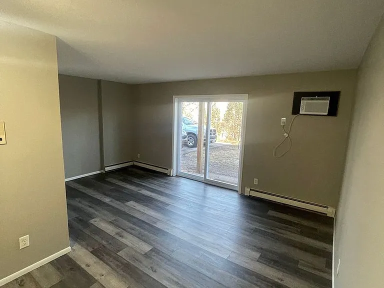 1710 Elder St. (10 Unit) — Photo 6