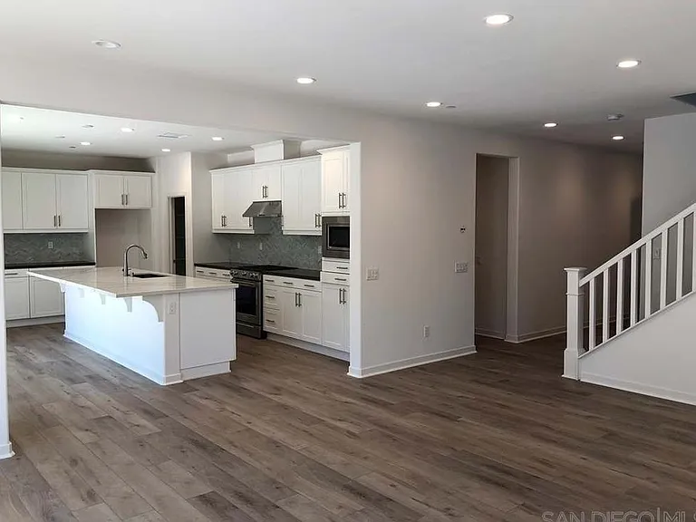 9020 Hightail Dr — Photo 16