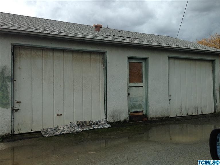 2nd image of 921 S Fulgham St