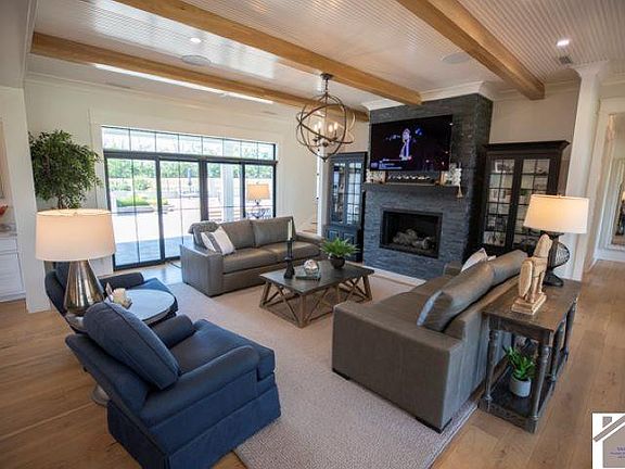 2nd image of 201 Bridlewood Dr
