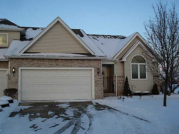 2nd image of 301 White Oak Ln
