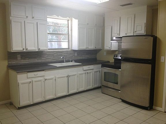 2nd image of 450 SE Camp St #101