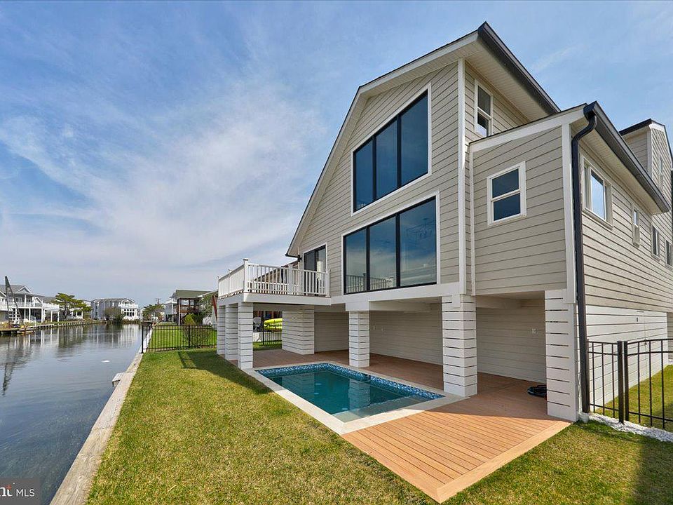 1st image of 51 Bayside Dr