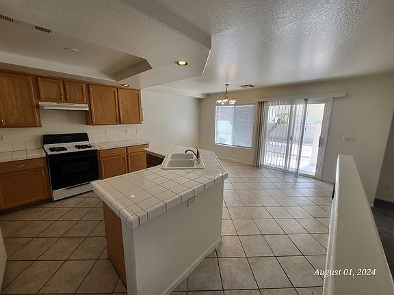 3rd image of 10064 Chinook Gale Ct