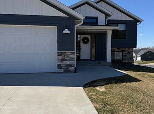 414 Northern Hills Ct, Saint Charles, MN 55972