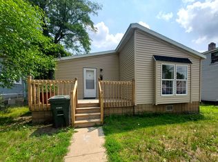 121 Dawson St, Waterloo, IA 50703