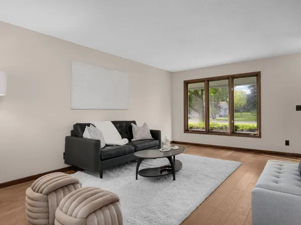 131 Windsor Ct, New Brighton, MN 55112
