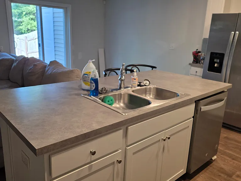 216 Spencer Cir — Photo 1