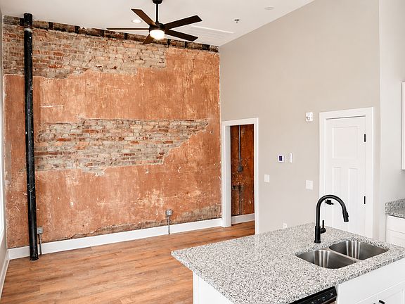 3rd image of 128 N Water Ave #C