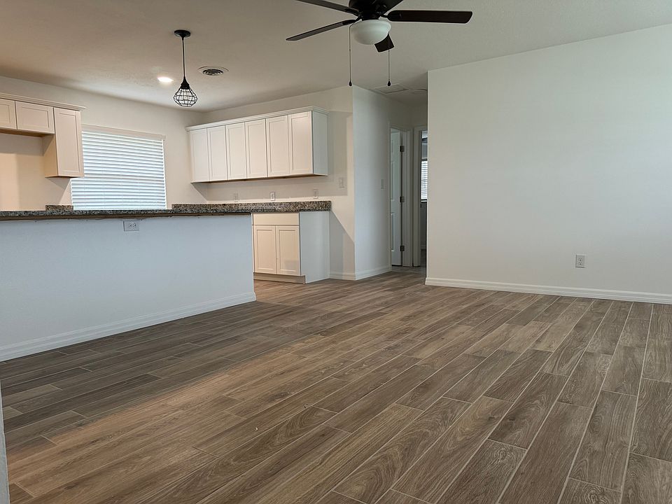 1st image of 747 Park Manor Dr
