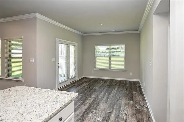 4 bed, 2139 sqft, $1,995 — Photo 3