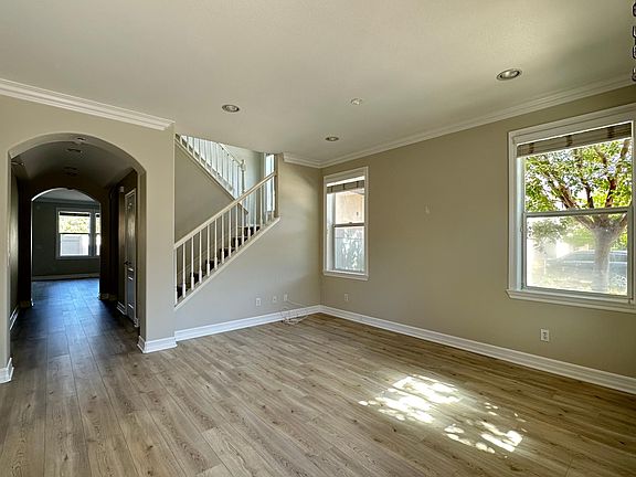 5th image of 211 Canyon Cir