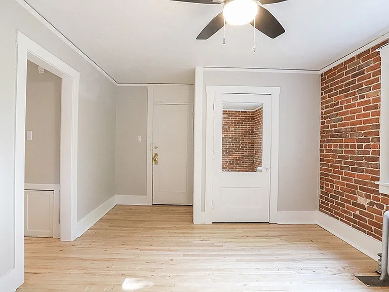 960 Pearl St — Photo 18