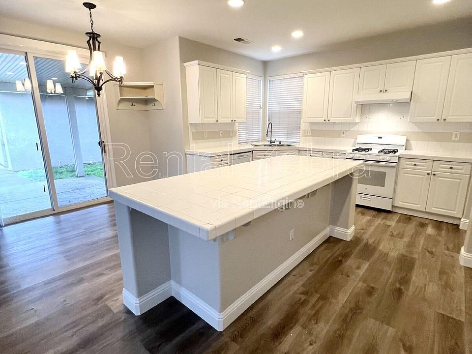 1st image of 626 Peachcrest Dr