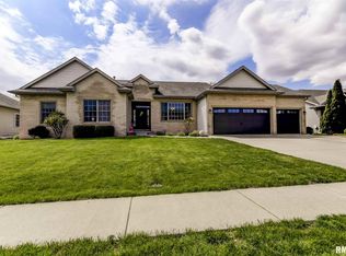 317 Winter Park Dr, Chatham, IL 62629
