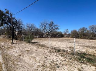 802 E 2nd St, Del Rio, TX 78840