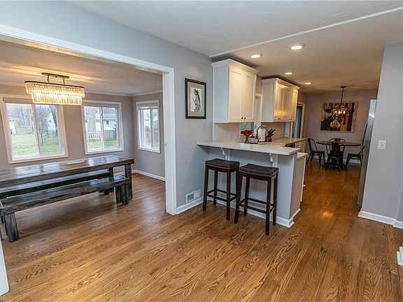 5th image of 21932 Cottonwood Dr