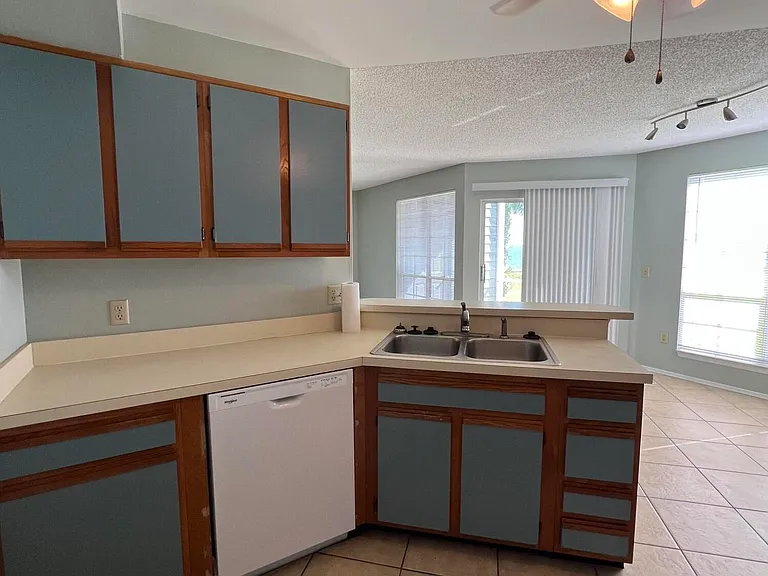 7230 N Highway 1 #A102 — Photo 14