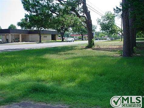 2nd image of 669 W Main St