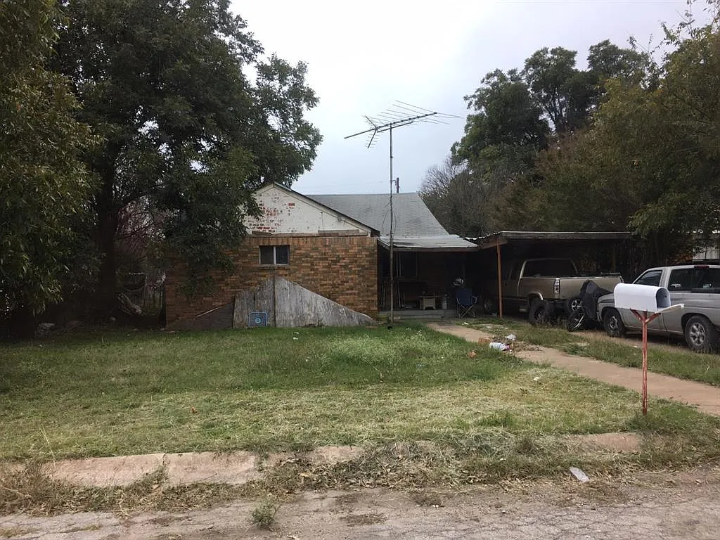 2 bed, 1005 sqft, $450 — Photo 1