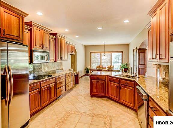 3rd image of 650 Bentbrook Dr