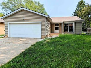 15162 R St, Omaha, NE 68137