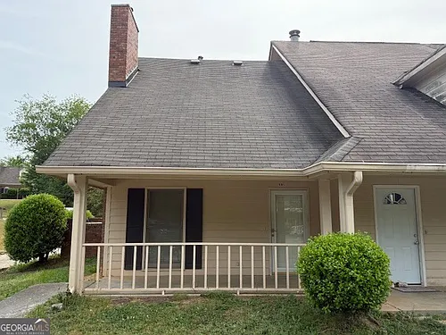885 Park Pl NE Photo 1